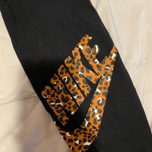 Nike black leopard leggings